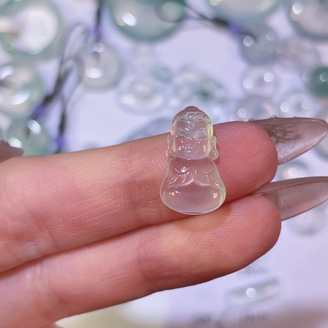 翡翠未镶嵌颈饰裸石