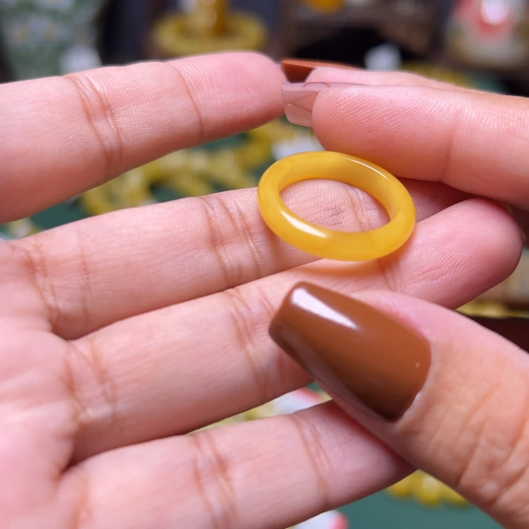 未镶嵌琥珀珠宝奇石