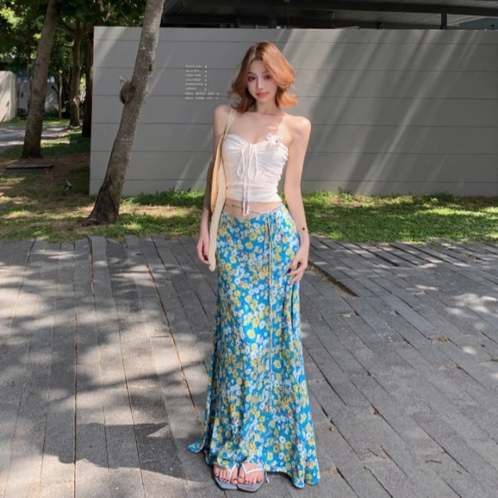 白色提花绑带美背抹胸背心女夏季修身内搭蓝色碎花半身裙两件套装