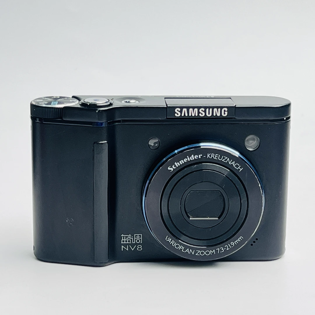 95新 Samsung/三星 nv8黑色810万像素3倍变焦复古ccd数码相机