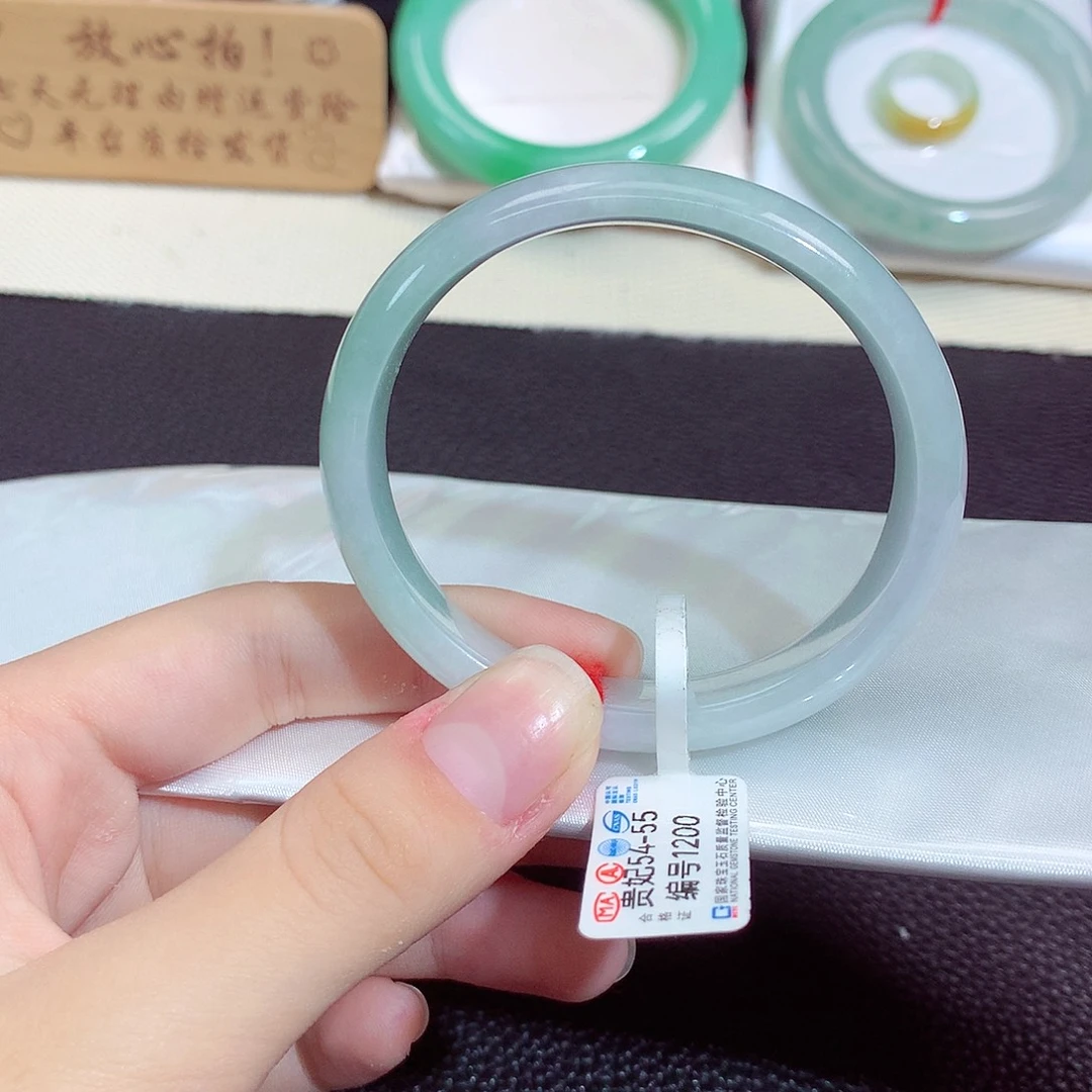 翡翠未镶嵌手镯1200