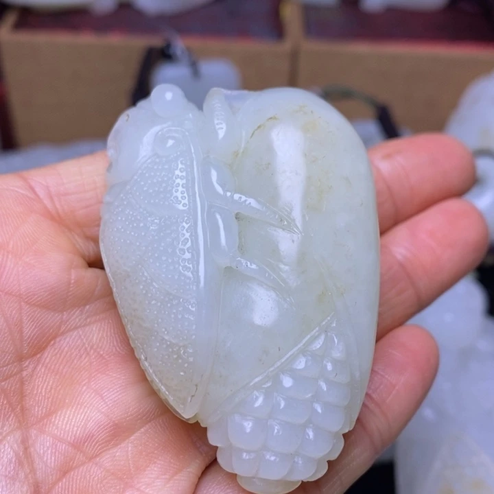 和田玉未镶嵌把件