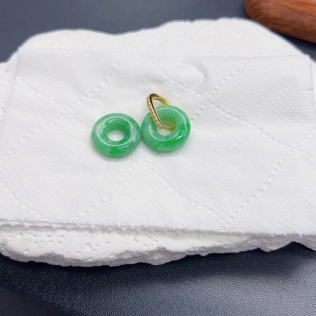 翡翠耳饰未镶嵌天然缅料A货一件