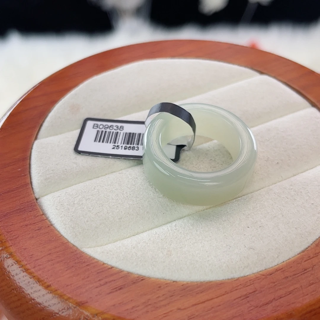 和田玉未镶嵌戒指l61奶绿圆切。17.2。不退换