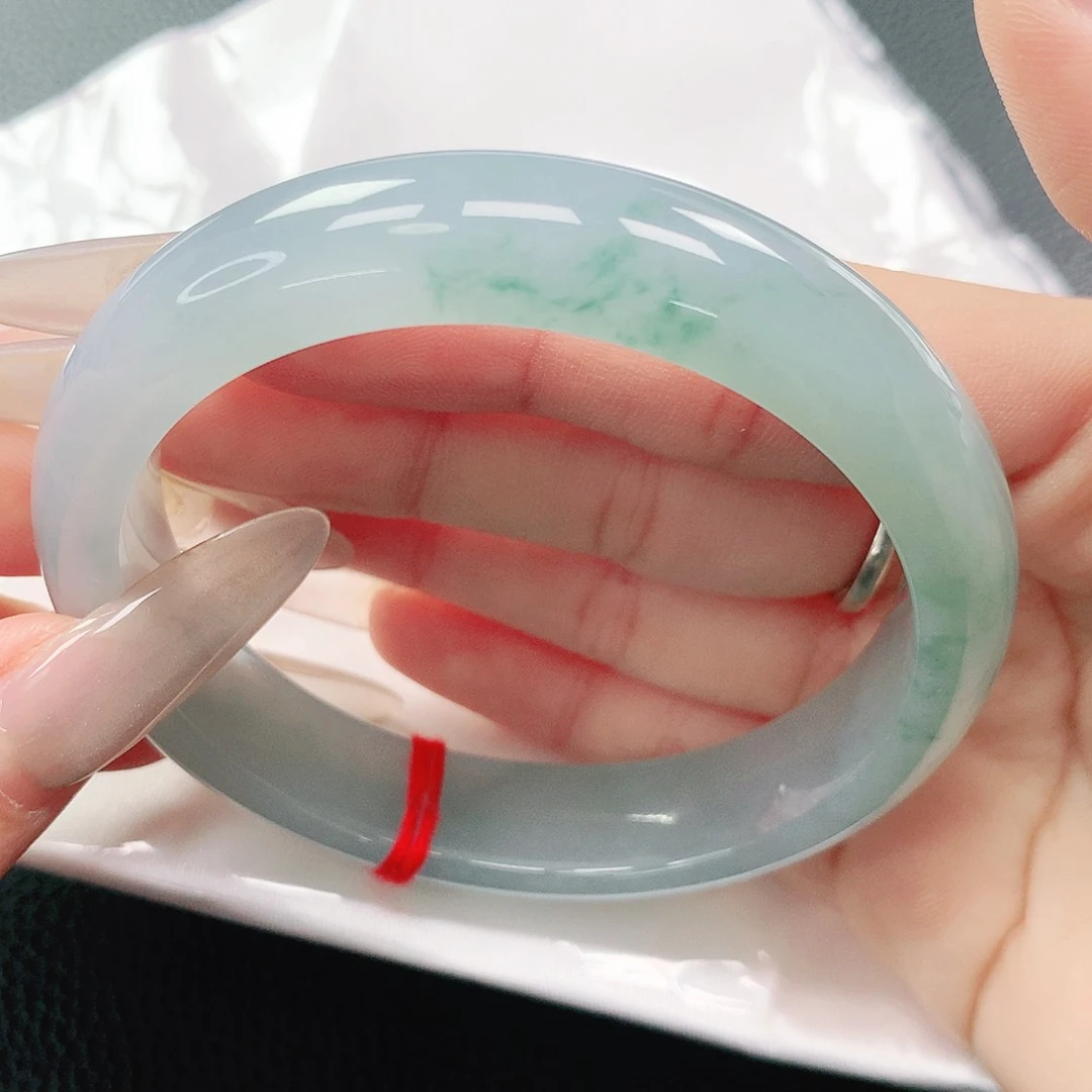 翡翠手镯未镶嵌58圈