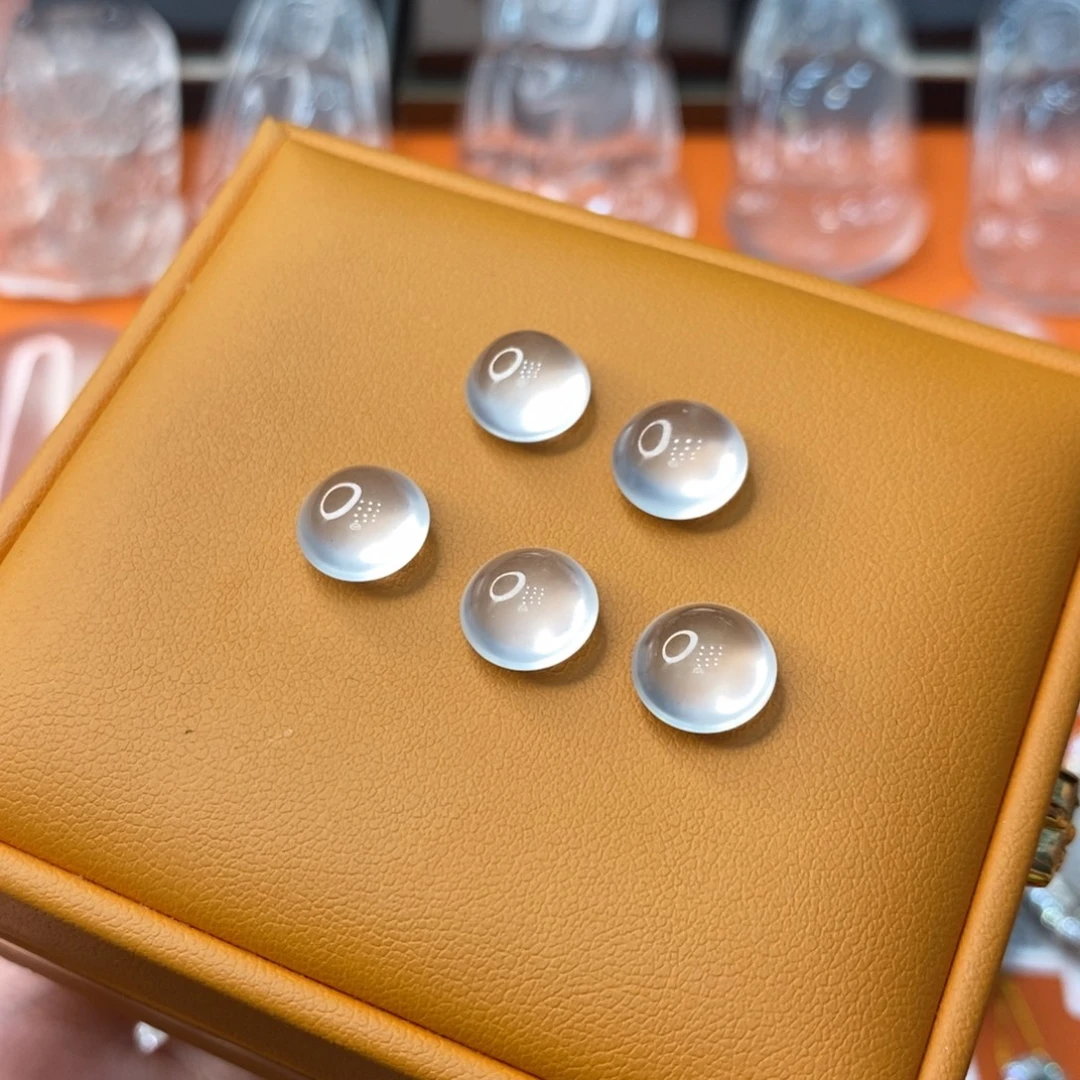 石英质玉蛋面未镶嵌