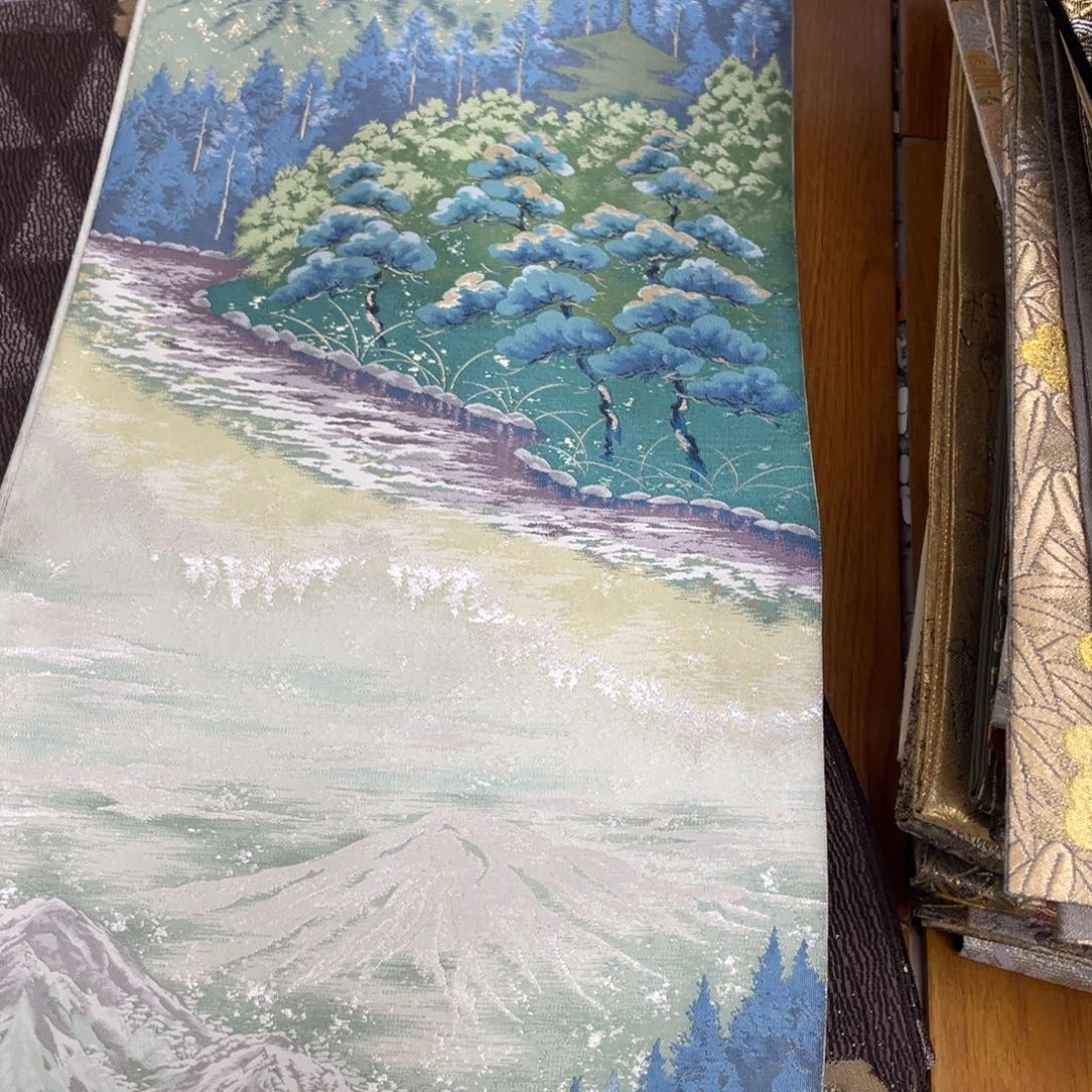 织绣织锦缎，织锦缎。