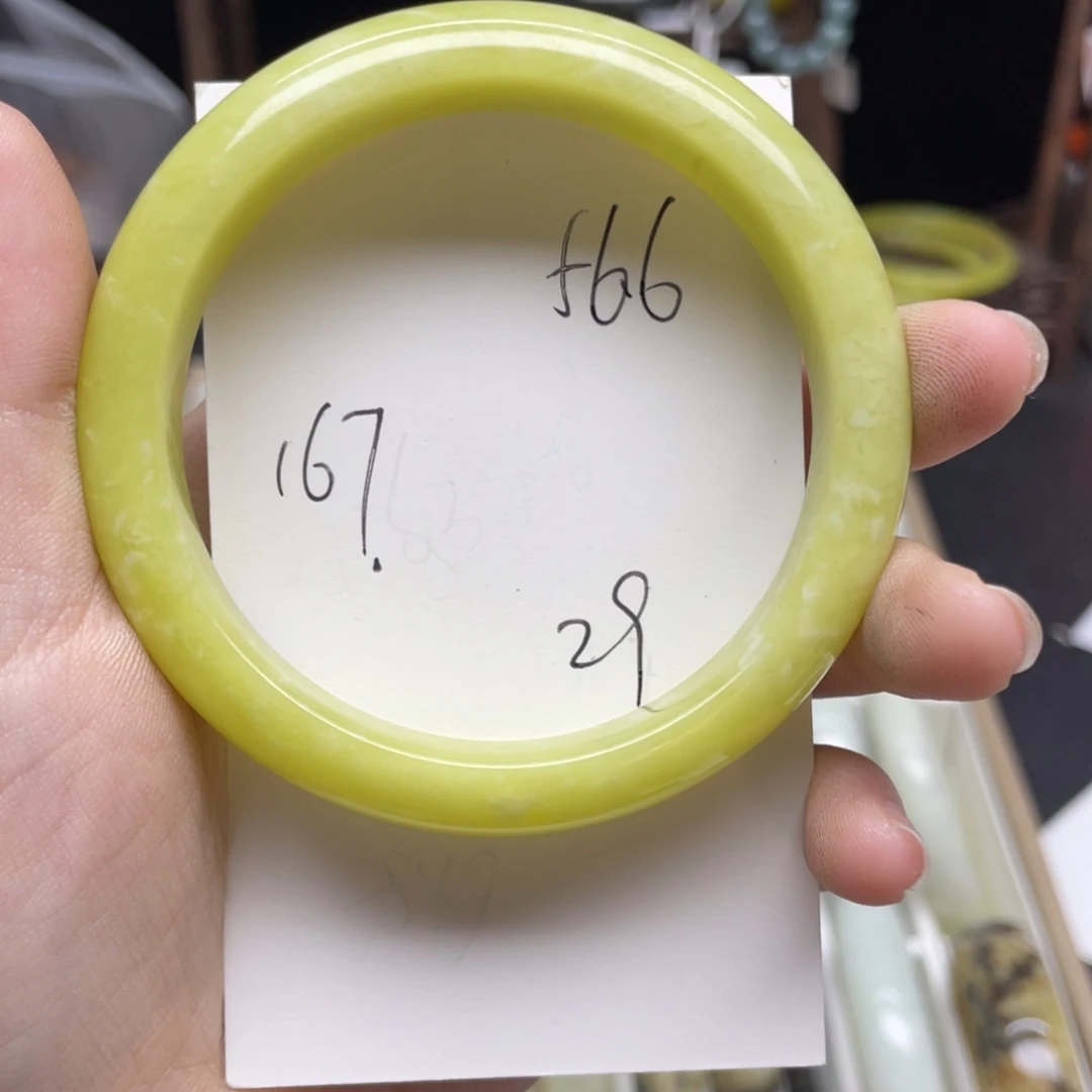 嗯***嗯蛇纹石玉未镶嵌手镯