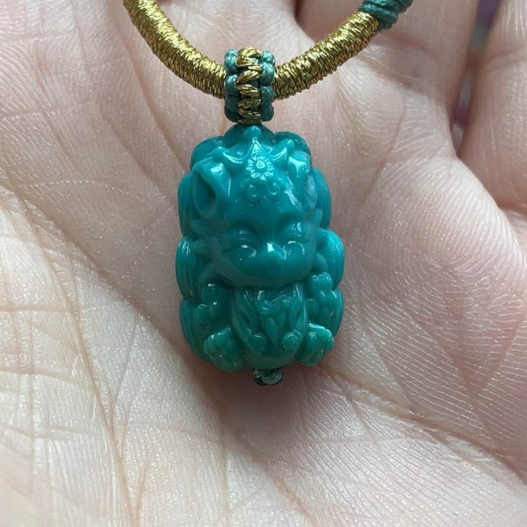 绿松石未镶嵌颈饰