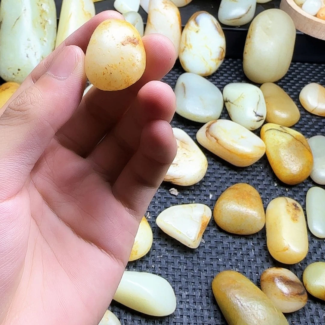 和田玉未镶嵌珠宝半成品