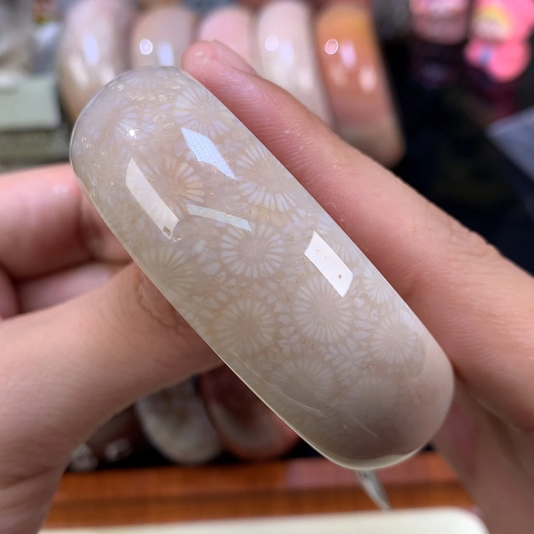 【闪购商品】颈饰未镶嵌硅化珊瑚（珊瑚玉）124号双面大花温柔54圈