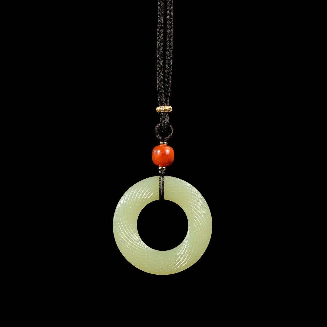 预售-新疆和田玉绿黄路路通尺寸约36mm