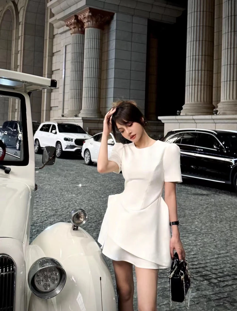 【大希希】新款气质浪漫小香风荷叶边短袖春秋款连衣裙显瘦