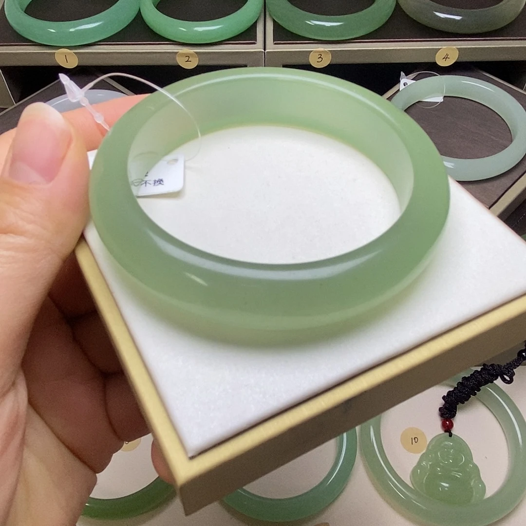 东陵石未镶嵌手镯