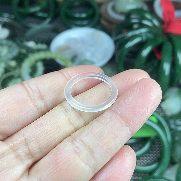 透闪石质玉未镶嵌戒指