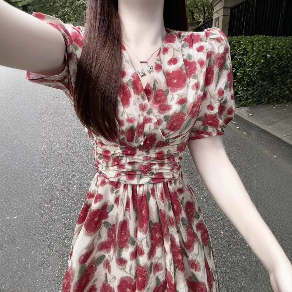 法式茶歇红色碎花短袖连衣裙女2025夏季新款收腰显瘦气质a字长裙