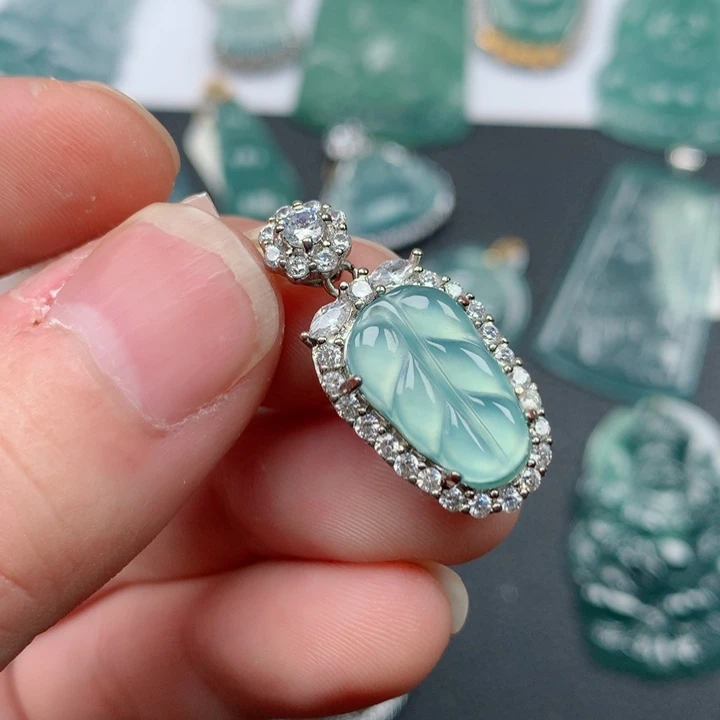 翡翠颈饰未镶嵌翡翠