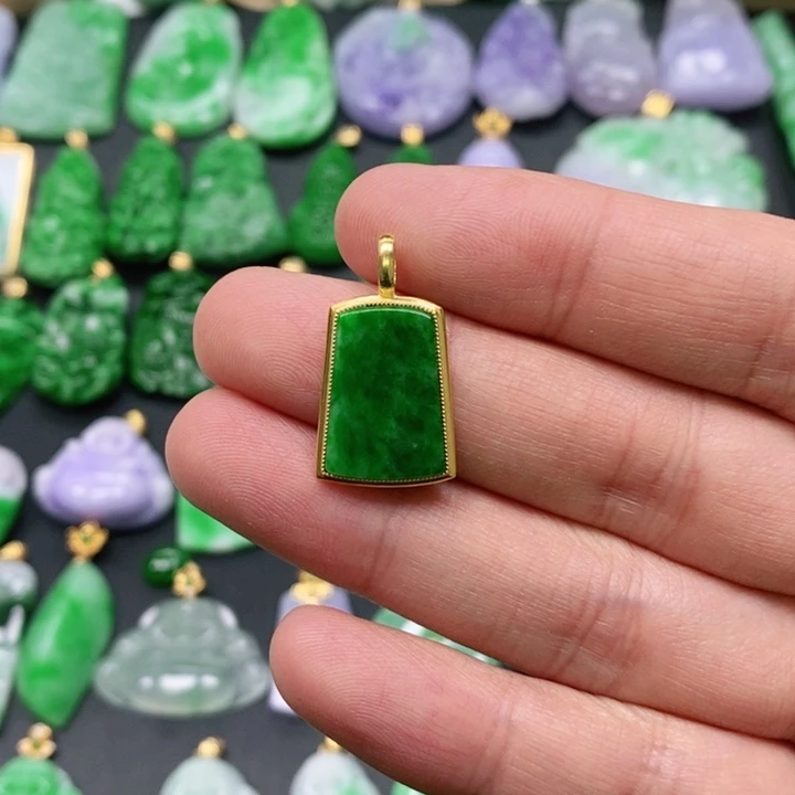 翡翠颈饰未镶嵌吊坠