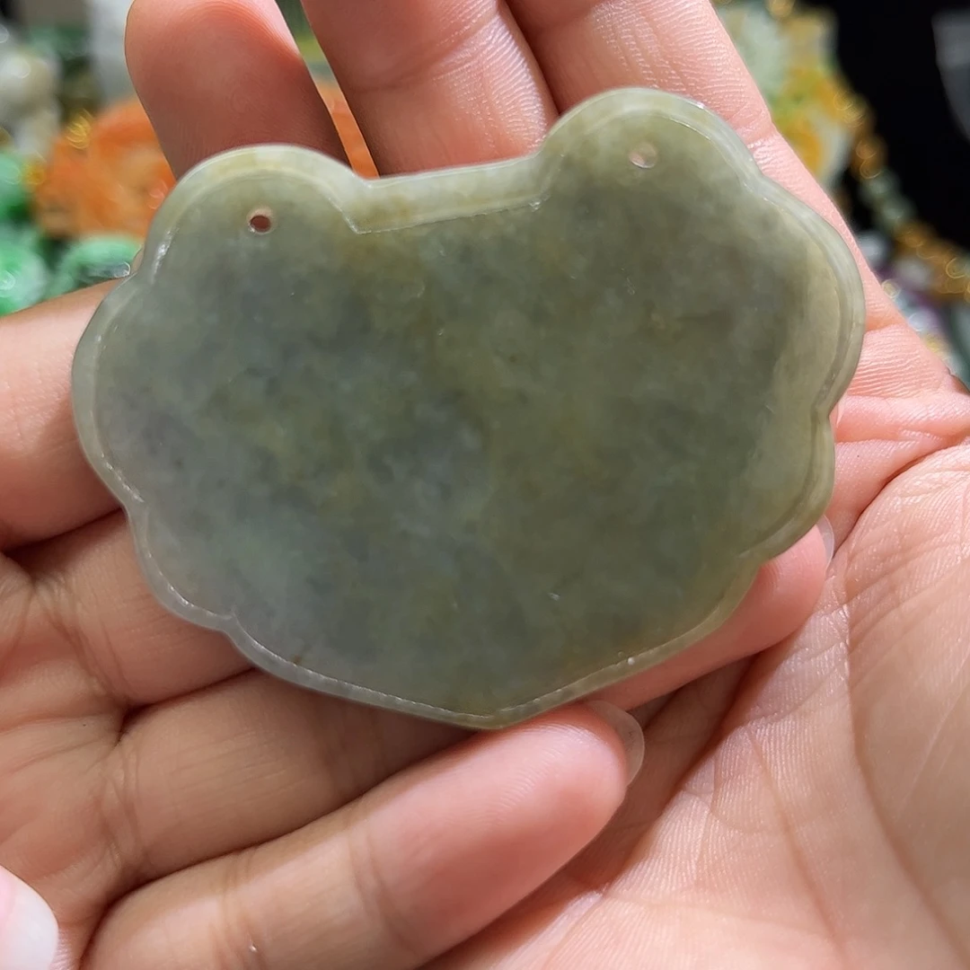 翡翠未镶嵌颈饰待编织