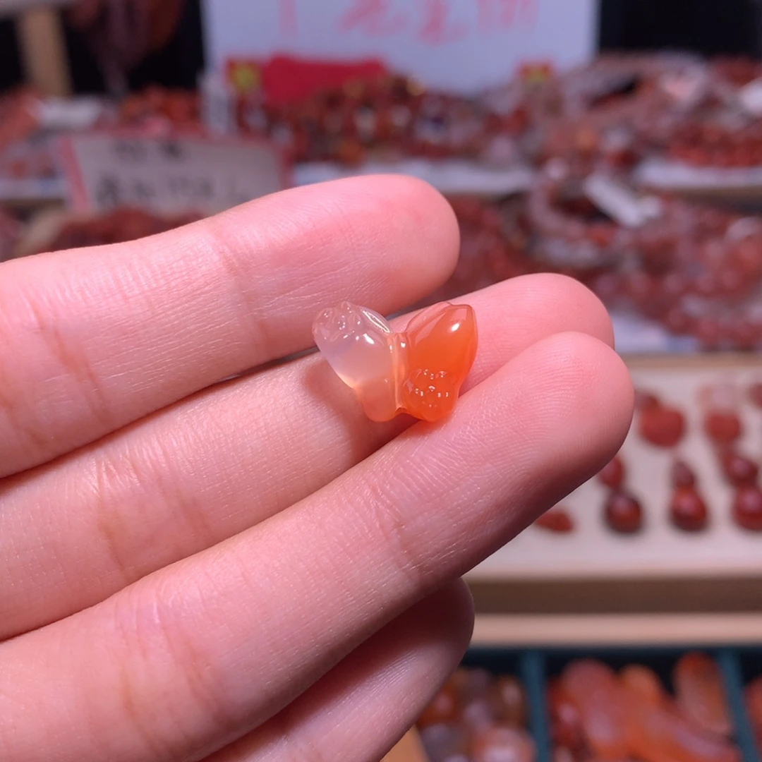 南红玛瑙未镶嵌珠宝半成品15