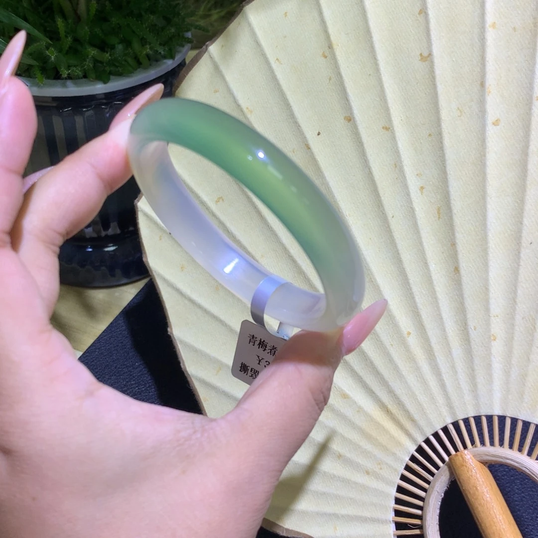 手镯玛瑙/玉髓未镶嵌半山水