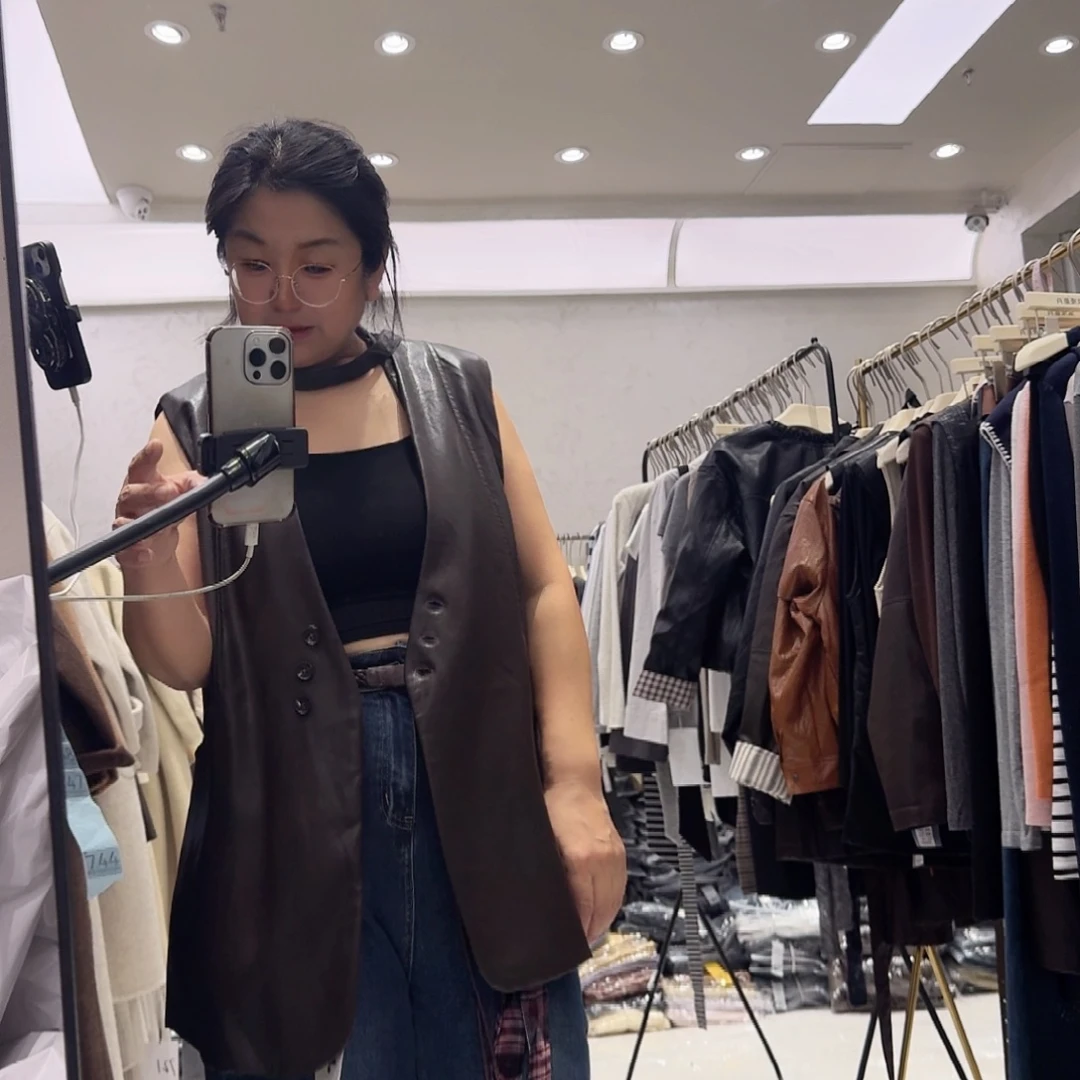 软皮马夹带飘带好看舒服f