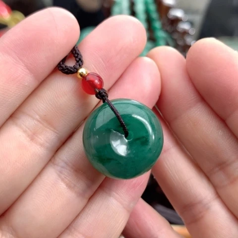 石英质玉颈饰未镶嵌