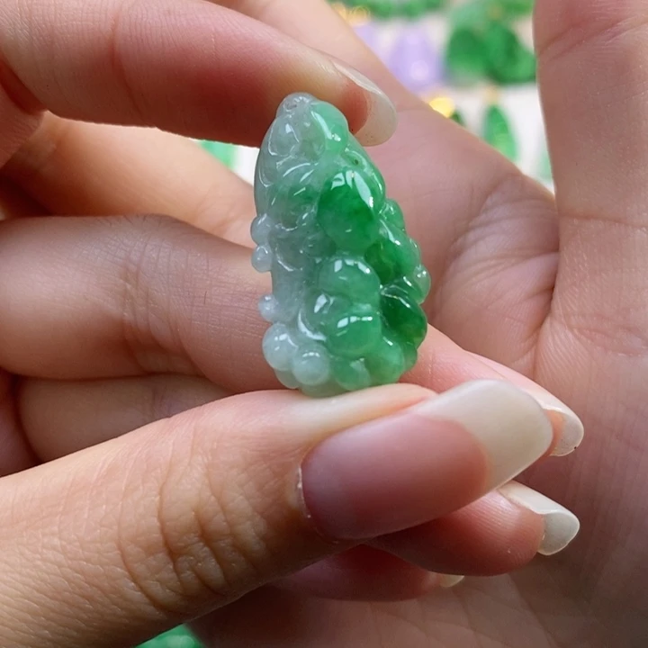 颈饰未镶嵌翡翠吊坠