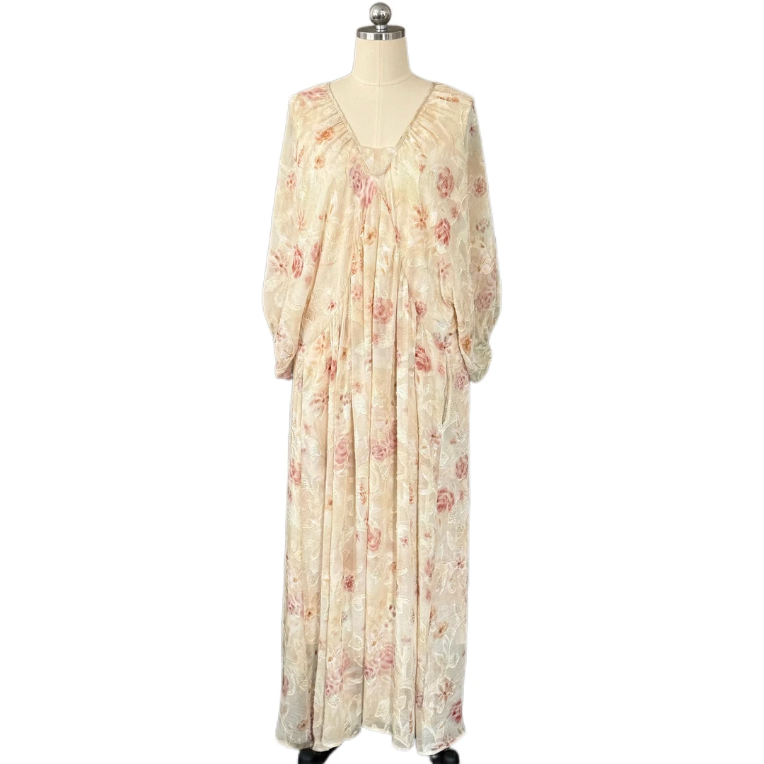 ZLeays林小允【花蕊】法式蝙蝠袖U领夏季剪花碎花连衣裙两件套-350