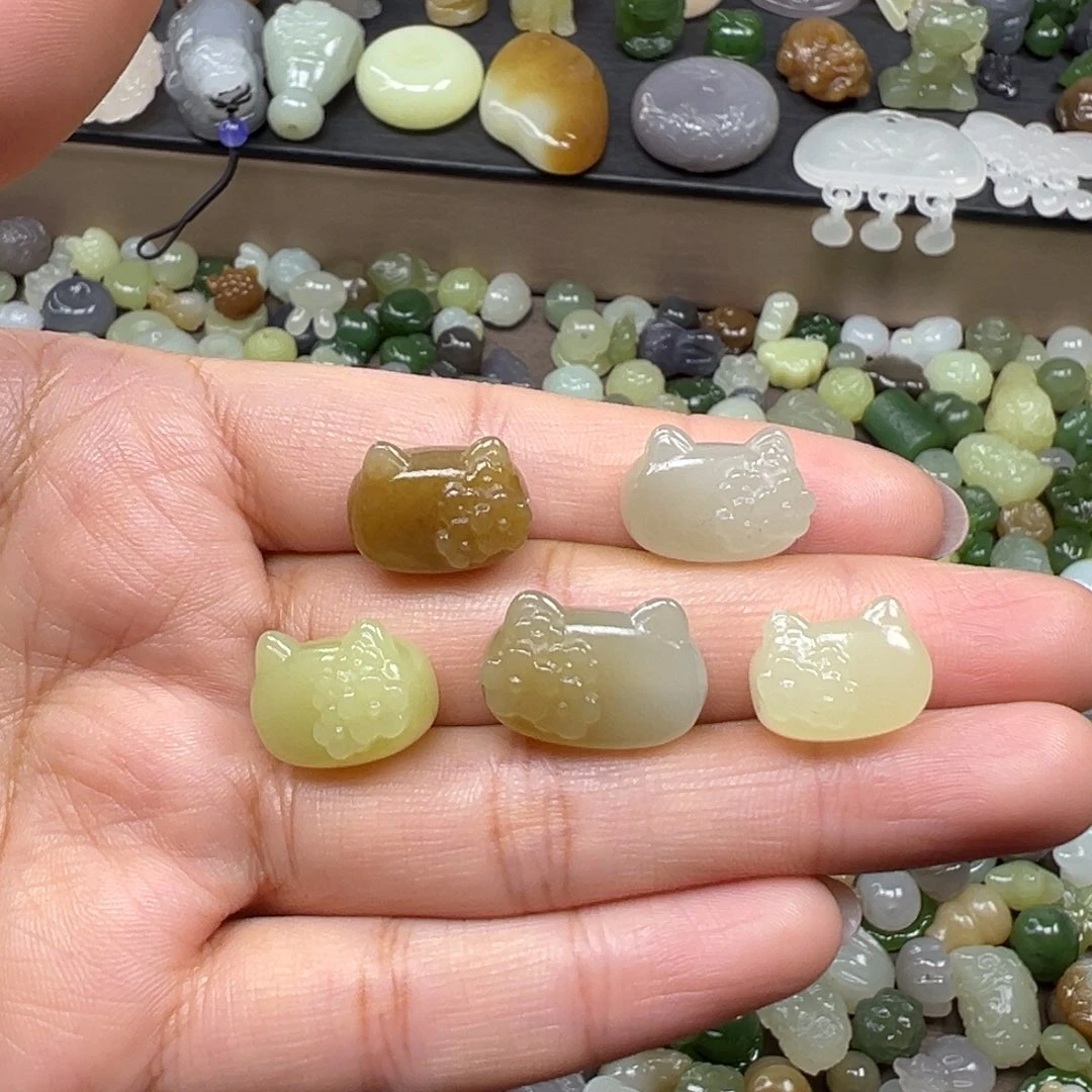 和田玉未镶嵌颈饰150一个多样性发其一