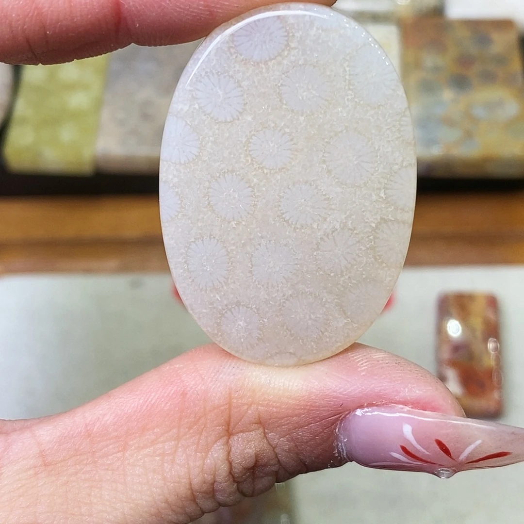 硅化玉颈饰合金薇**爱