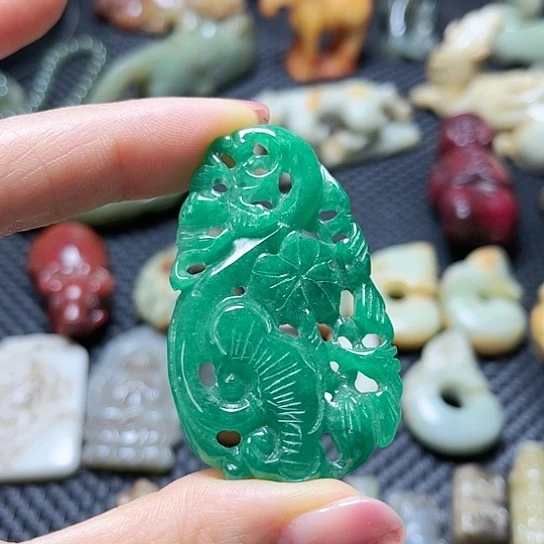 白玉菩提吊坠摆件