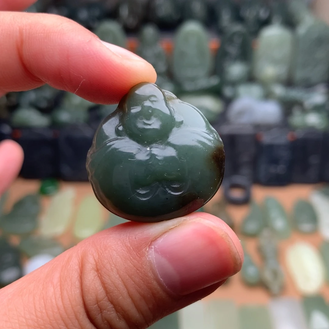和田玉未镶嵌颈饰挂件100（有包容）