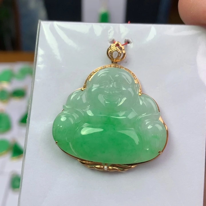 颈饰18K金镶嵌翡翠