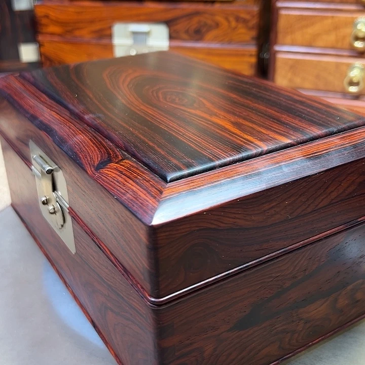 微凹黄檀（南美大红酸枝）