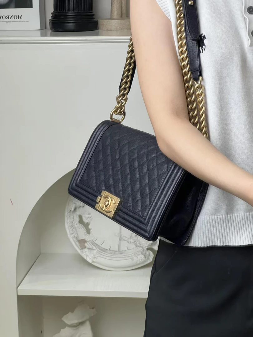 99新 Chanel/香奈儿 Leboy中号黑金荔枝纹/优品
