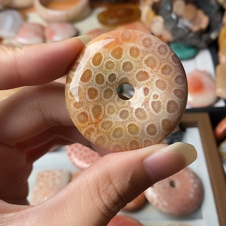 玲***心硅化玉未镶嵌颈饰