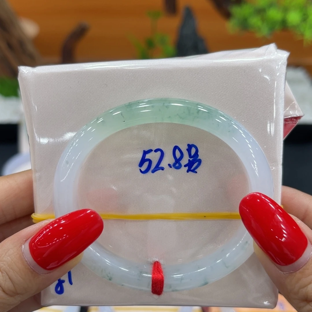 翡翠未镶嵌手镯（贵妃镯）