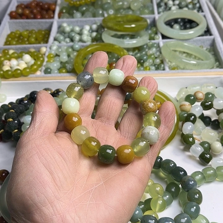 合金蛇纹石玉颈饰