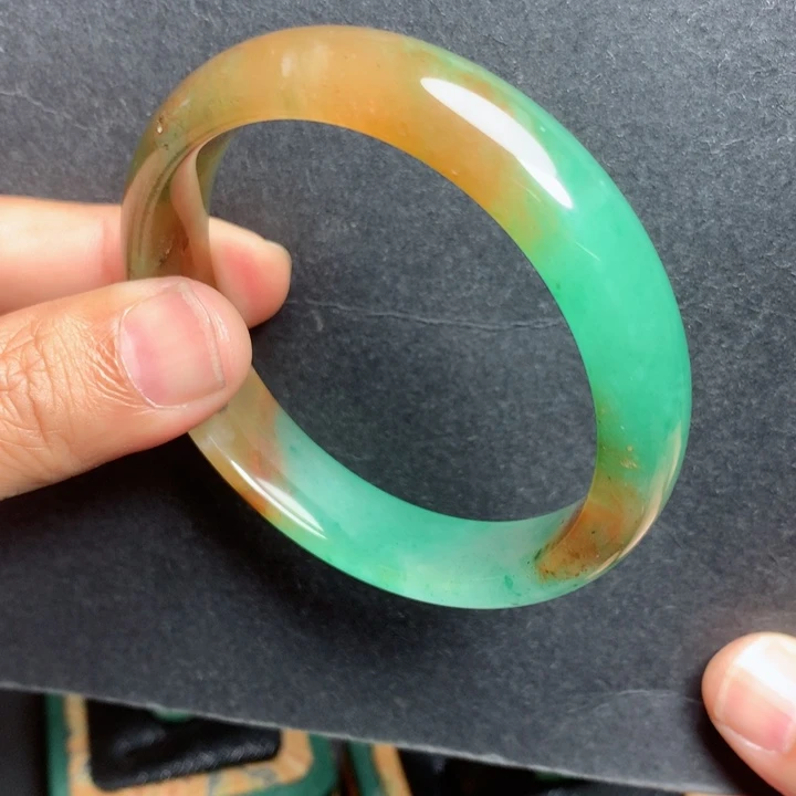 未镶嵌手镯石英质玉