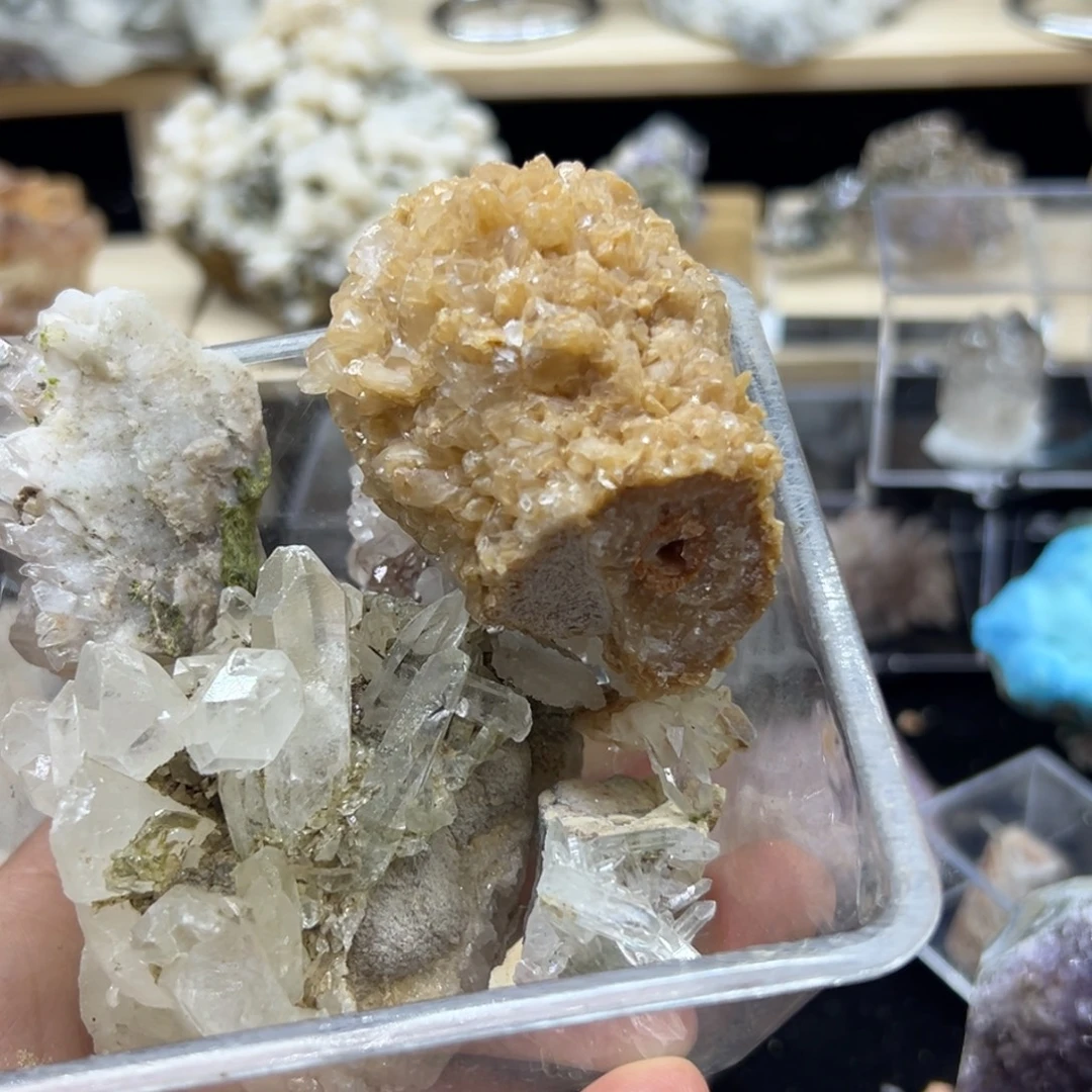 颜***颜水晶珠宝半成品未镶嵌