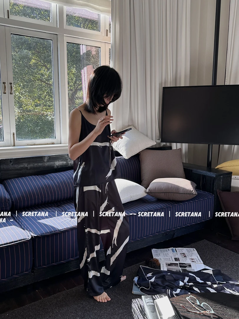 SCRETANA/安娜的秘密水墨春浔外袍吊带长裤家居服睡衣三件套