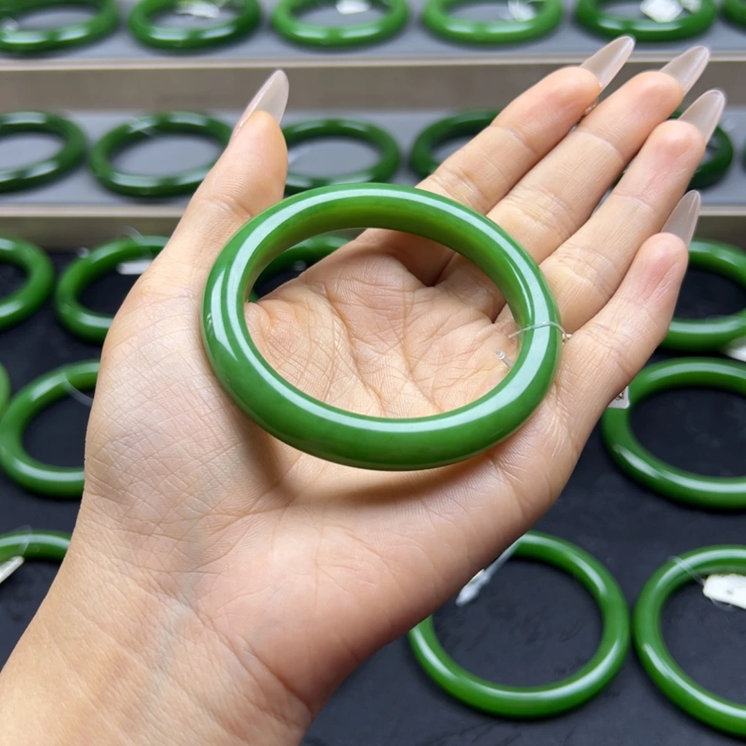 和田玉（碧玉）未镶嵌手镯