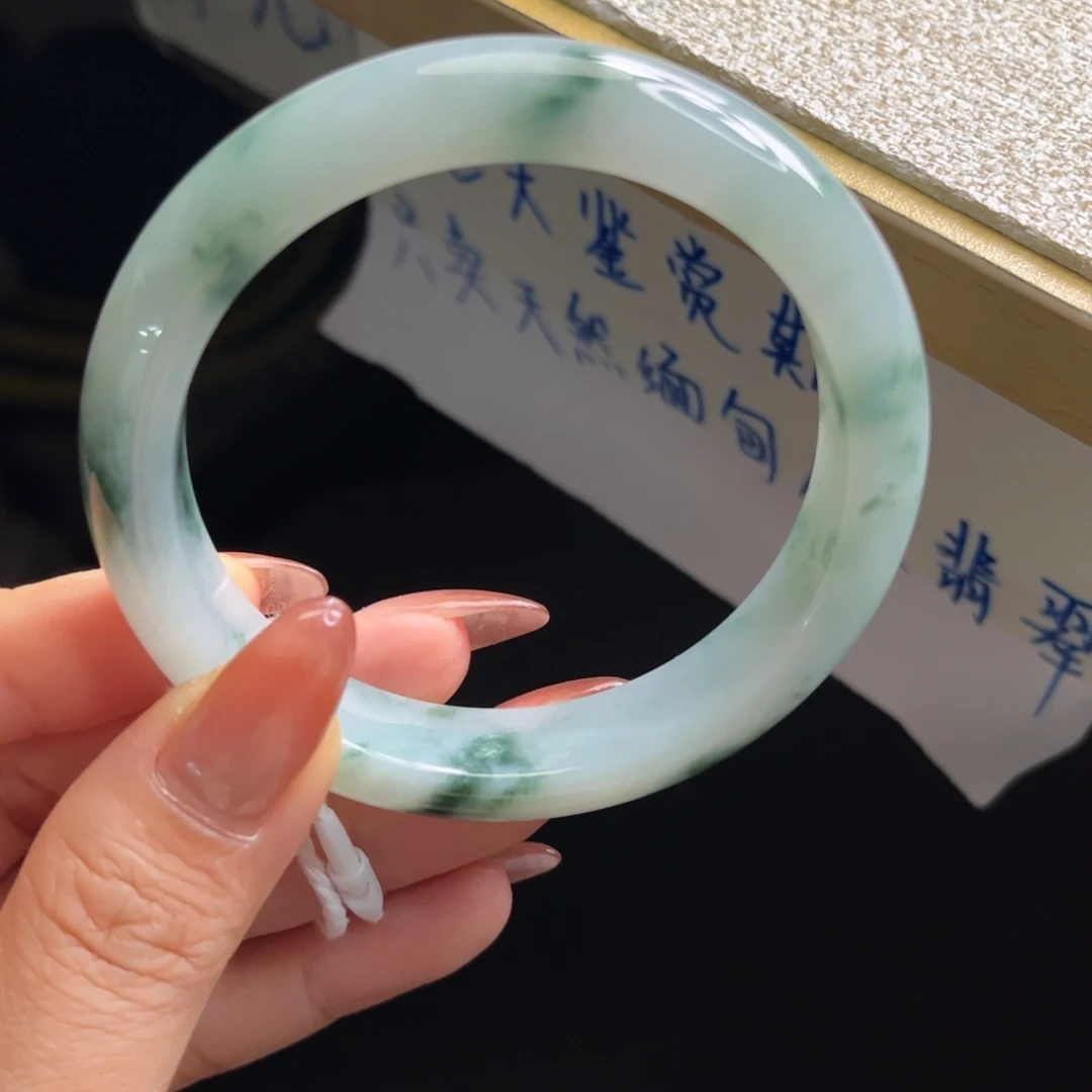 翡翠未镶嵌手镯手镯
