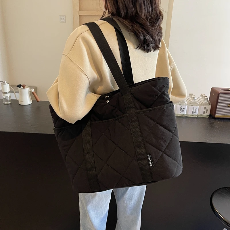 上课托特包包新款大学生女大容量休闲百搭羽绒轻便通勤包包单肩包