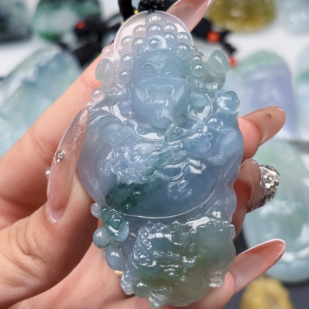 海***果翡翠未镶嵌颈饰财神