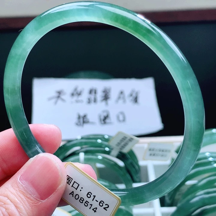 翡翠未镶嵌手镯翡翠手镯8