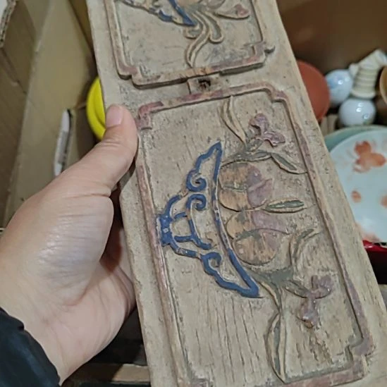 馥***词木精美摆件（不退换）