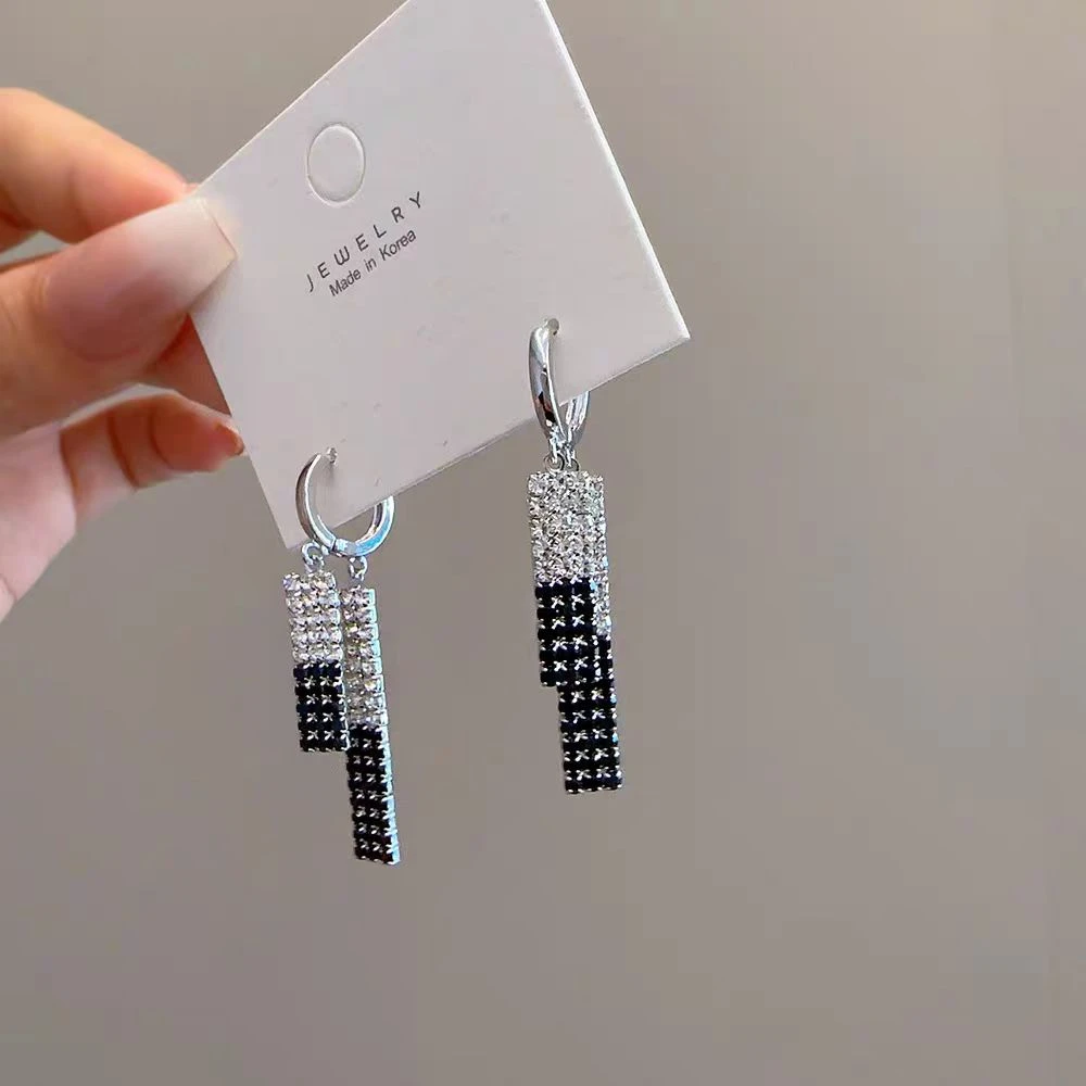 黑白配小香风撞色耳坠千鸟格方块流苏耳环轻奢风女士耳扣新款爆款