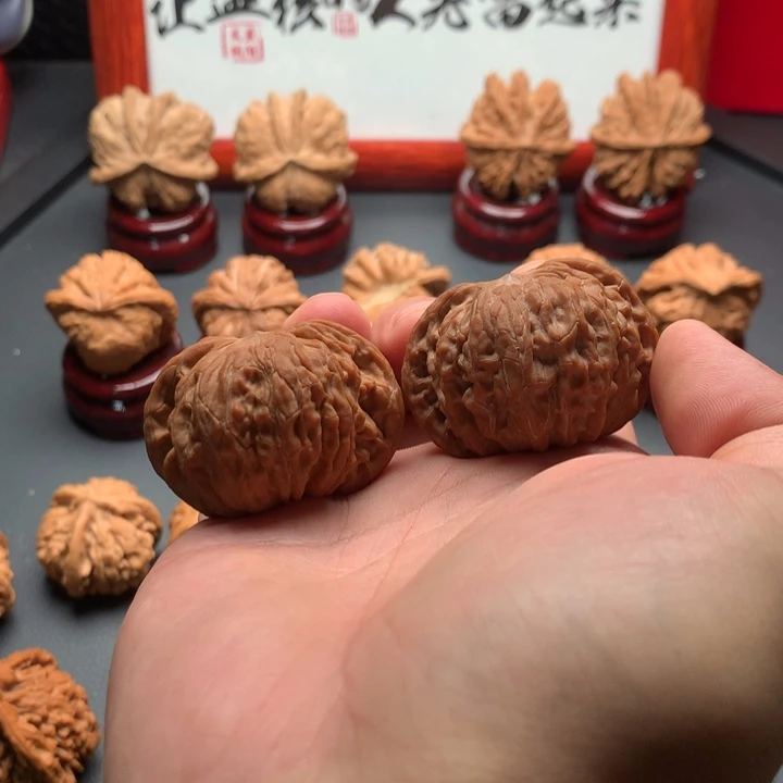 吊坠文玩核桃正磨